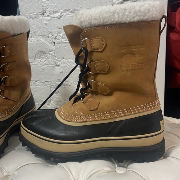 NWOT Sorel Caribou Fleece trimmed boot - Picture 2 of 3